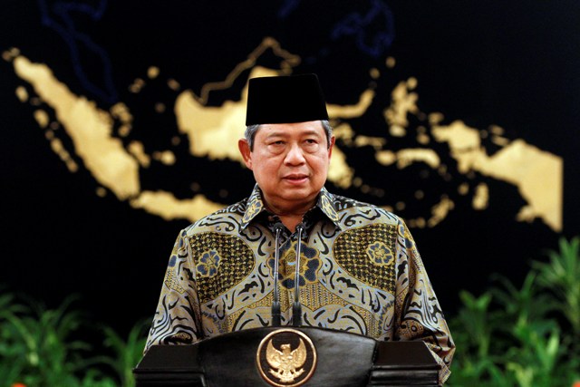 Presiden_SBY_pakai_Batik_Besurek